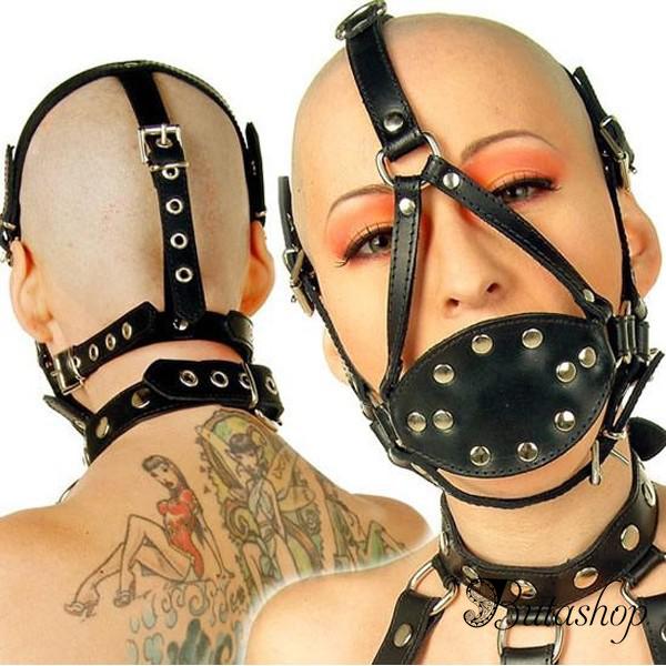 Черный мягкий намордник украшен множеством ремней - www.butashop.com